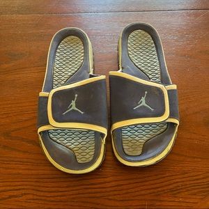 Mens size 12 jordan flops